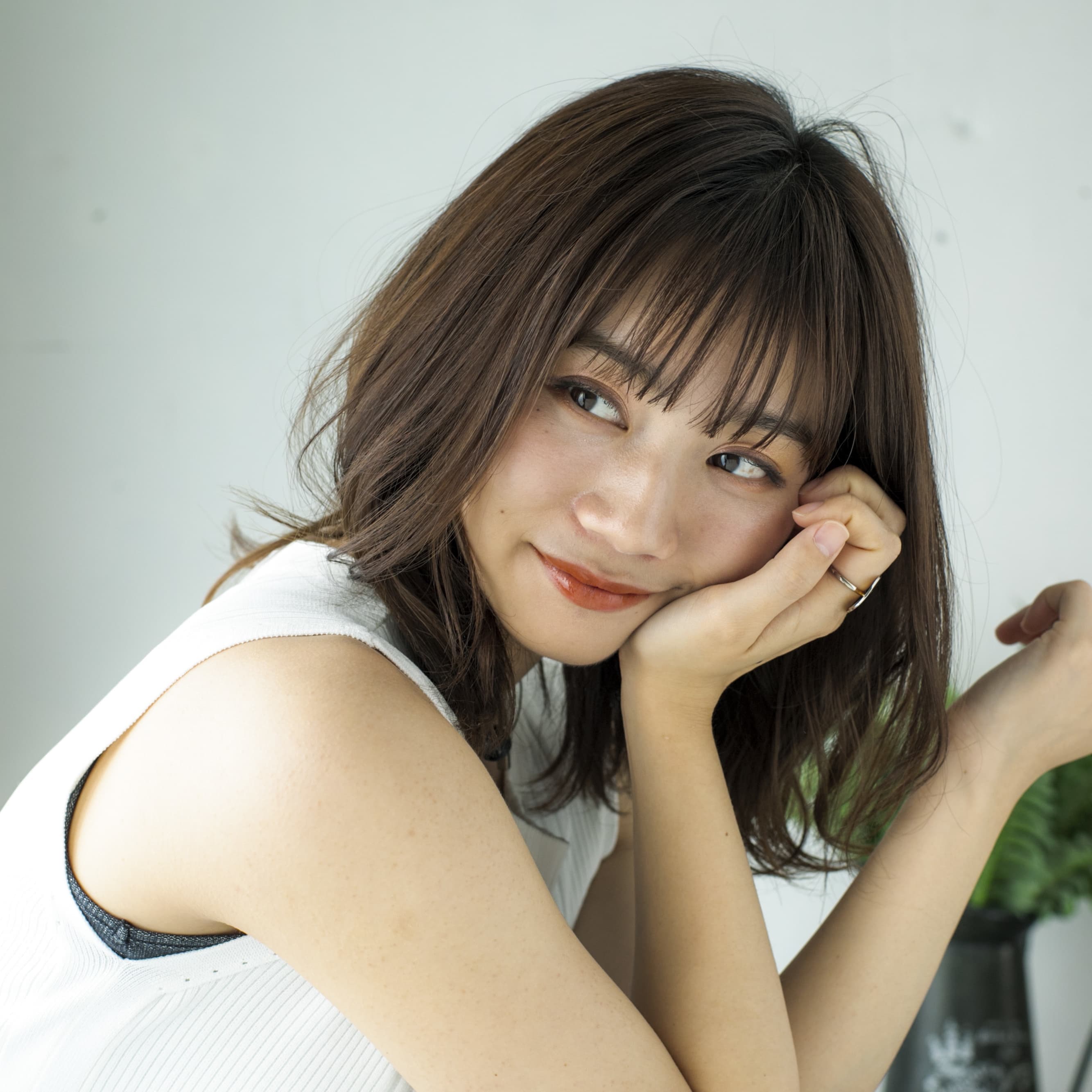 大人女性のミディアムヘア