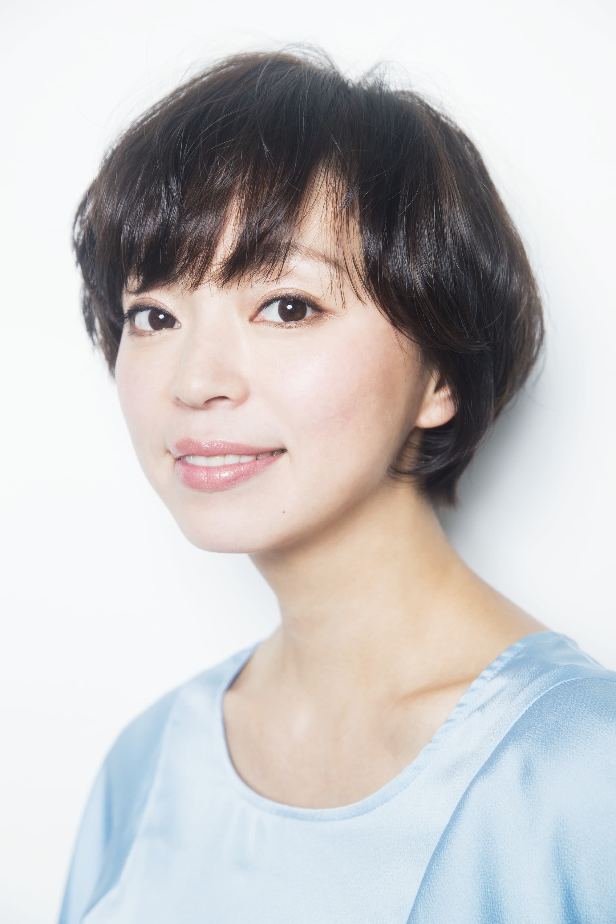 女性のショートヘア