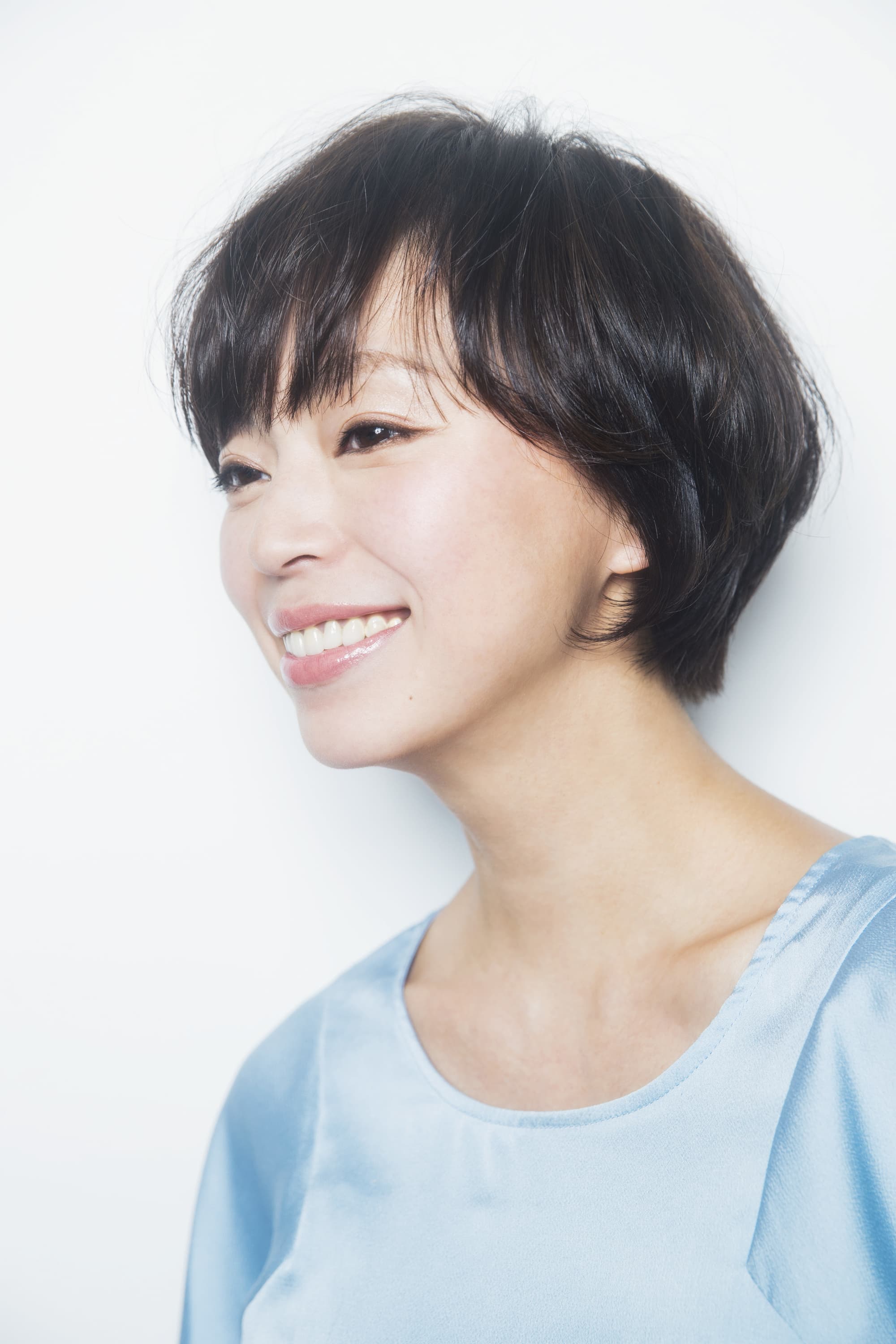 女性のショートヘア
