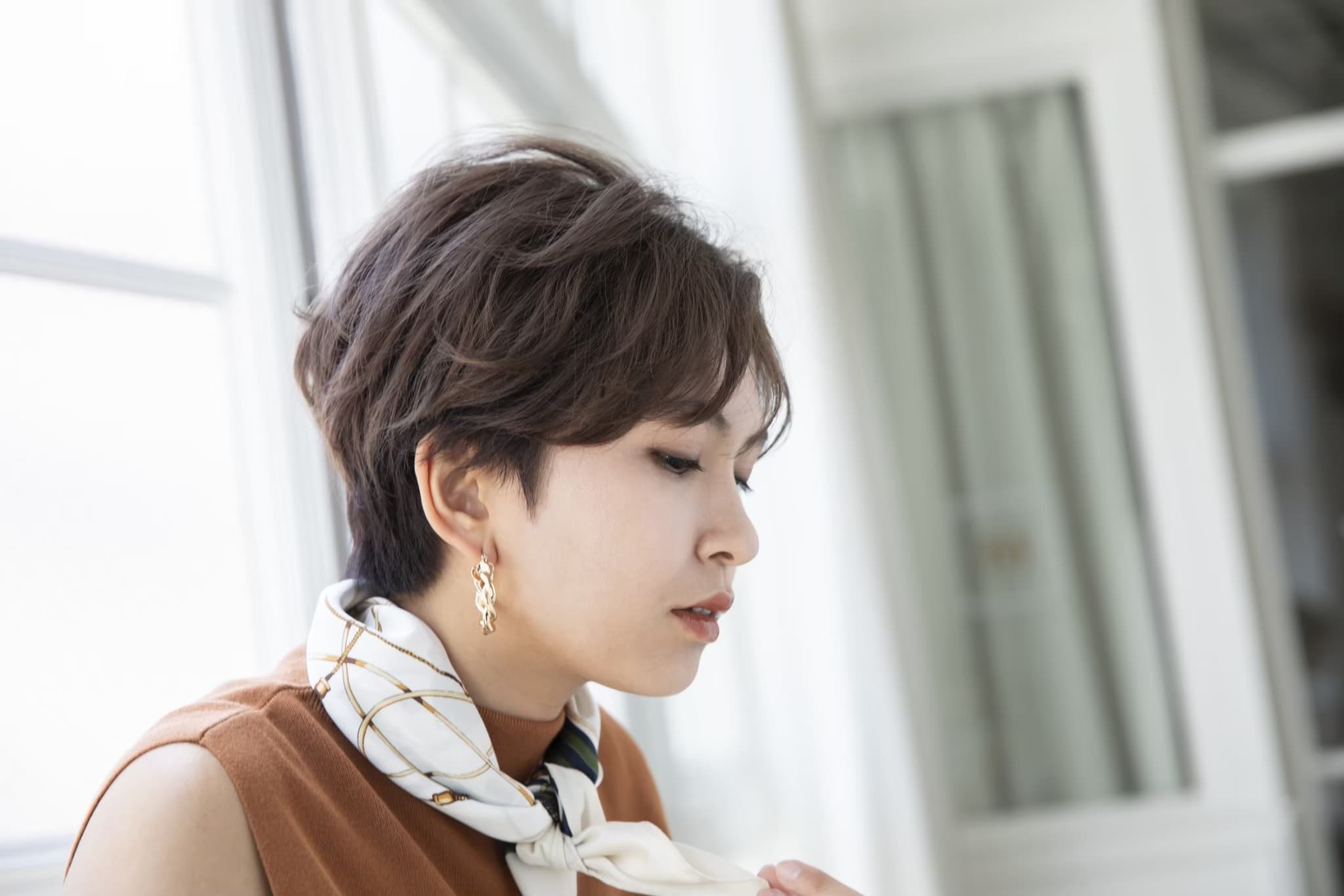 女性のショートヘア